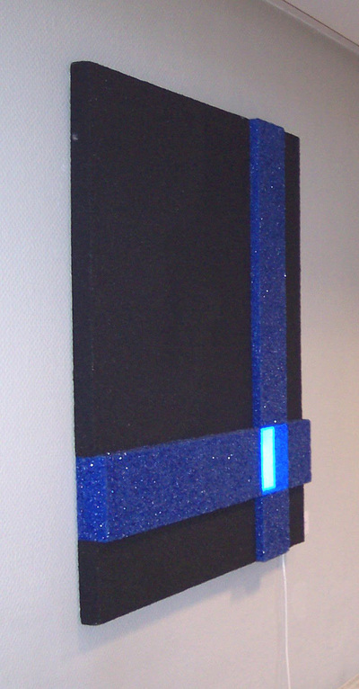 JK 09680 Die Lichtquelle 100 x 100 cm Quarzsand + Glas + LED-Leuchte + Holzplatte Detail 1
